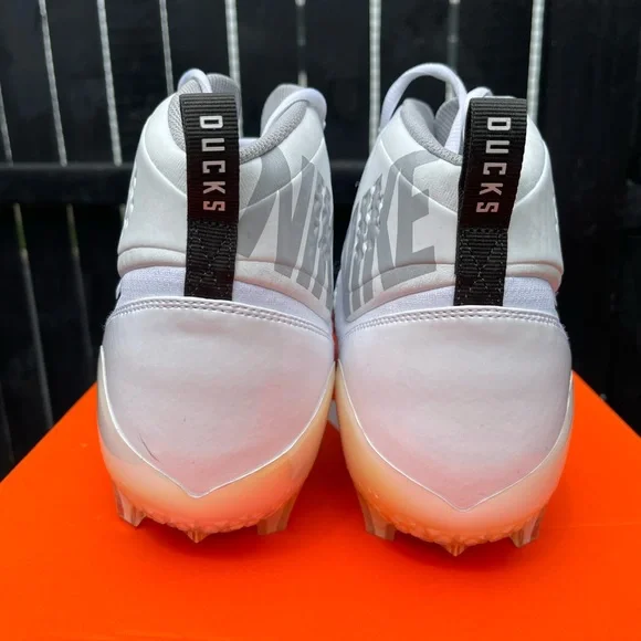 Men’s Size 15 Nike Force Savage Pro Mid Football Cleats White PE Oregon Ducks